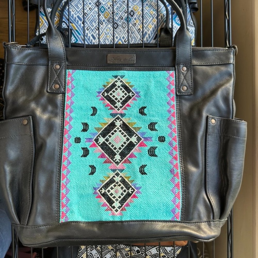 Nena & Co H&S Womanhood Encanto Full TPB